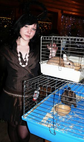 Алиска и кролики :)